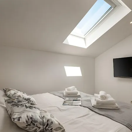 アパート Desamani 975 コストレナ