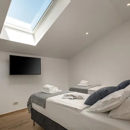 Desamani 975 アパート *