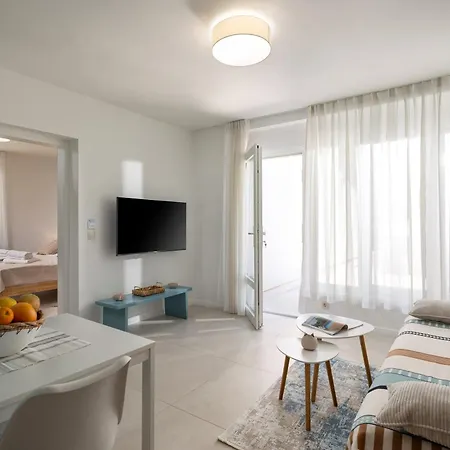 Desamani 975 Apartment *