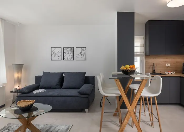 Desamani 975 코스트레나