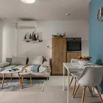 Desamani 975 Apartment