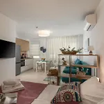 Desamani 975 Apartment *