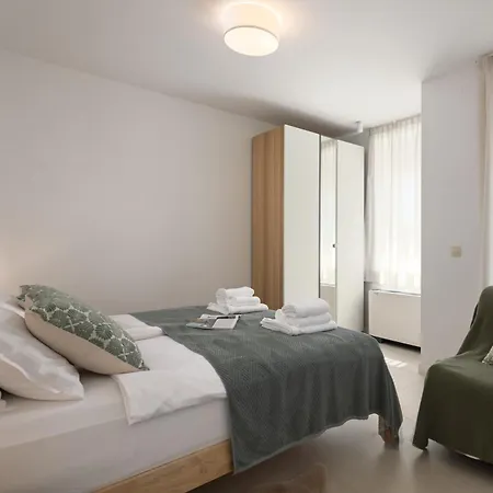 Desamani 975 Apartman