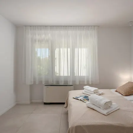 Desamani 975 * Kostrena