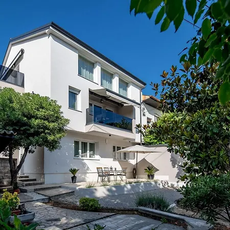 Desamani 975 Kostrena