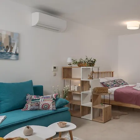 Apartment Desamani 975