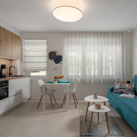 Desamani 975 Apartment