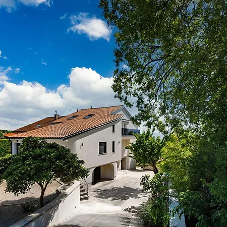 Desamani 975 Kostrena