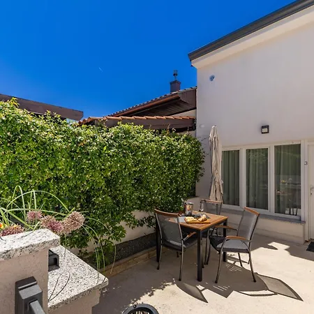 Desamani 975 Apartman