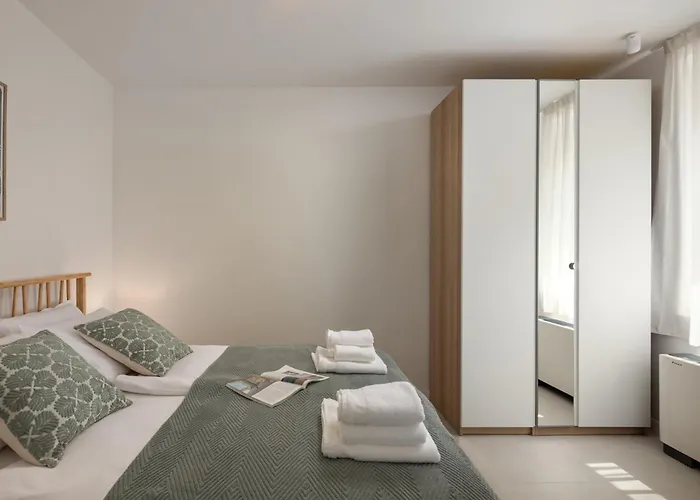 Desamani 975 Кострена